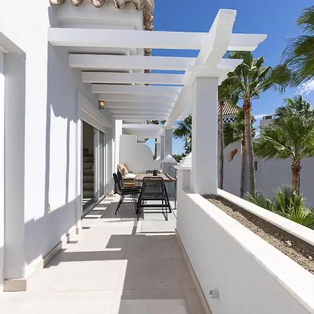 Dalia - Gerenoveerd Direct Aan Zee Διαμέρισμα Εστεπόνα