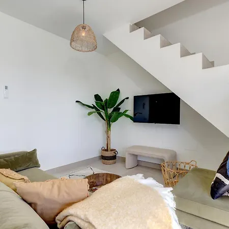 Dalia - Gerenoveerd Direct Aan Zee * Εστεπόνα
