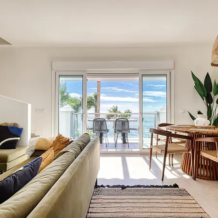 Dalia - Gerenoveerd Direct Aan Zee Apartment